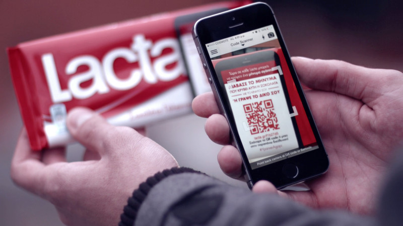Lacata巧克力，情人节利用产品包装二维码发起视频营销，带动消费者话题讨论
