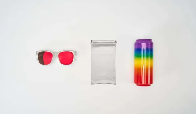 国际不再恐同日，可口可乐联合暴龙推出彩虹眼镜