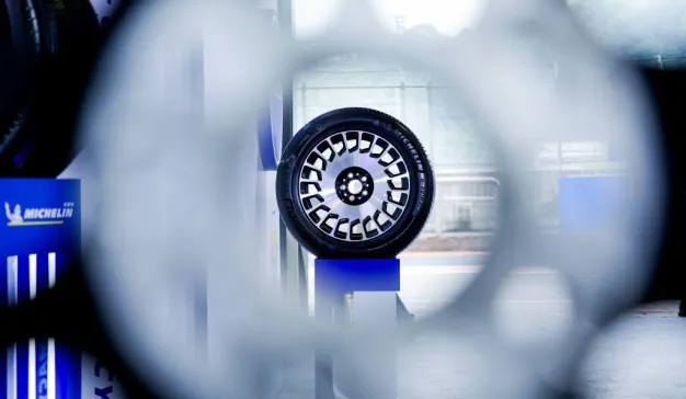 米其林首发电动车专用轮胎，可持续创新力助力产业发展