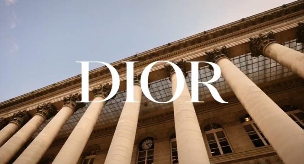 洛天依受邀担任Dior梦之设计师巡展嘉宾，Dior的目标消费群体持续“减龄”中
