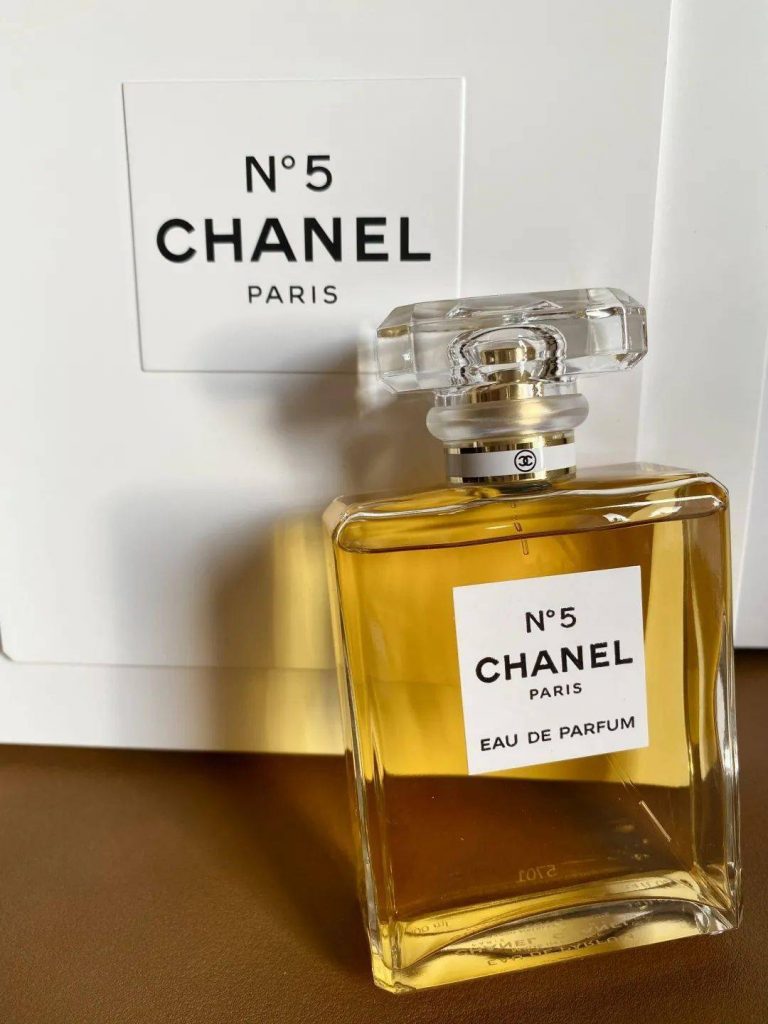 Chanel收购大面积茉莉花田，巩固5号香水王牌地位