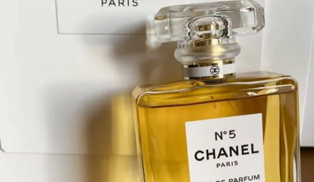Chanel收购大面积茉莉花田，巩固5号香水王牌地位