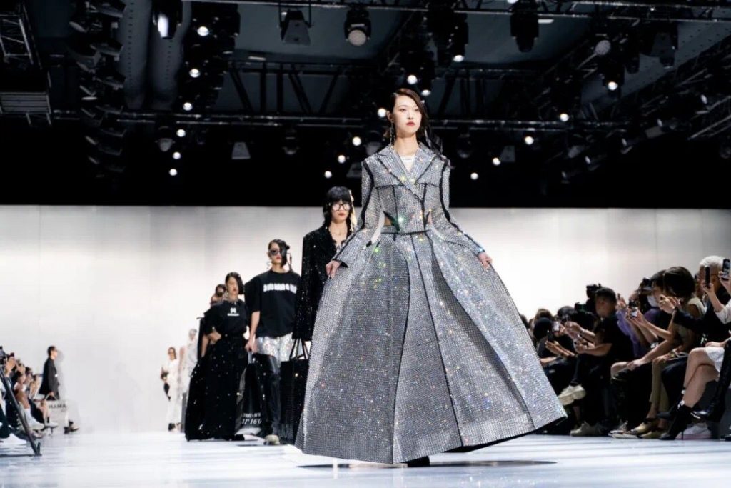 聚焦2022春夏上海时装周，正在崛起的中国设计力量