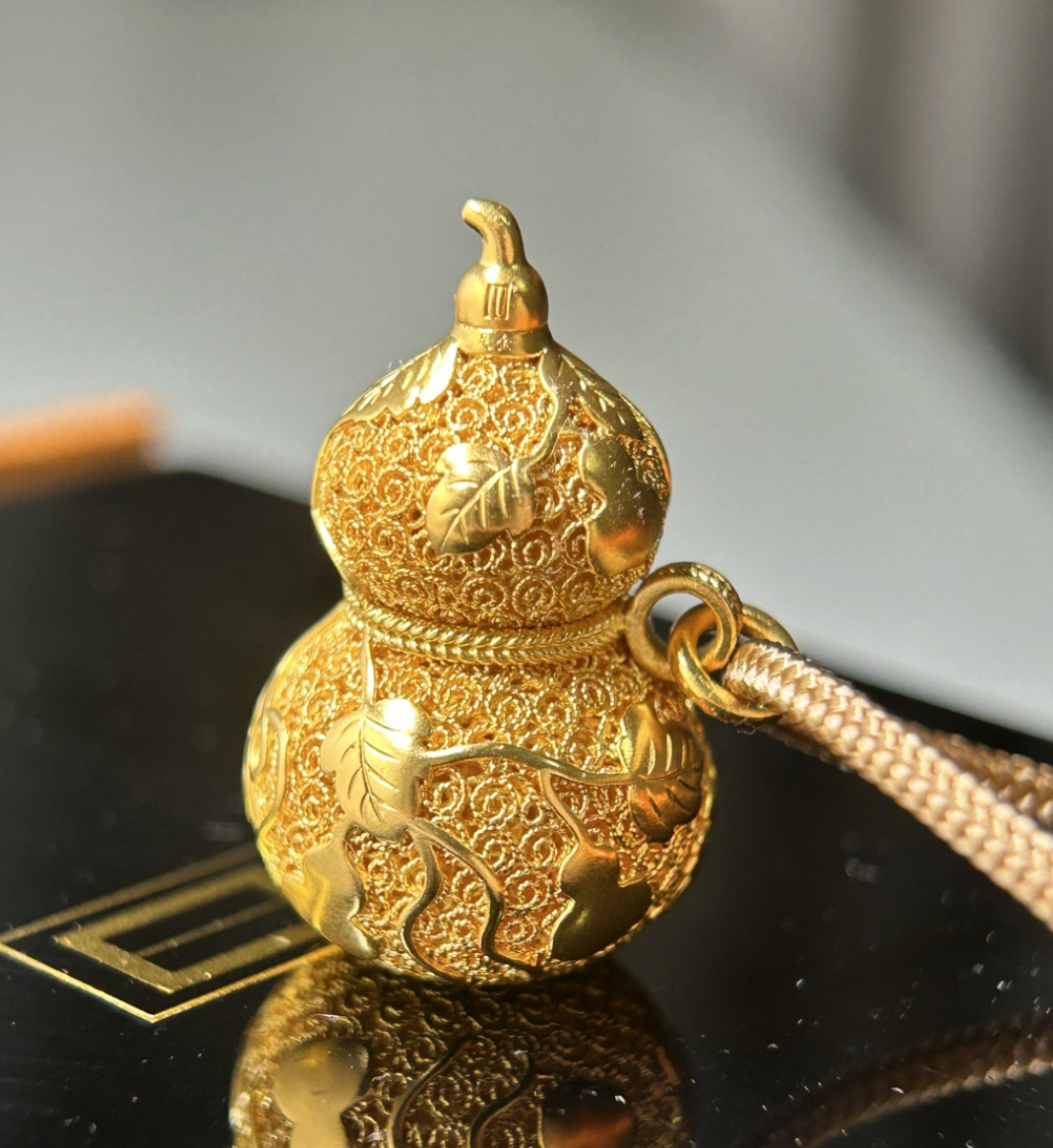 老铺黄金不割穷人｜声浪– 胖鲸