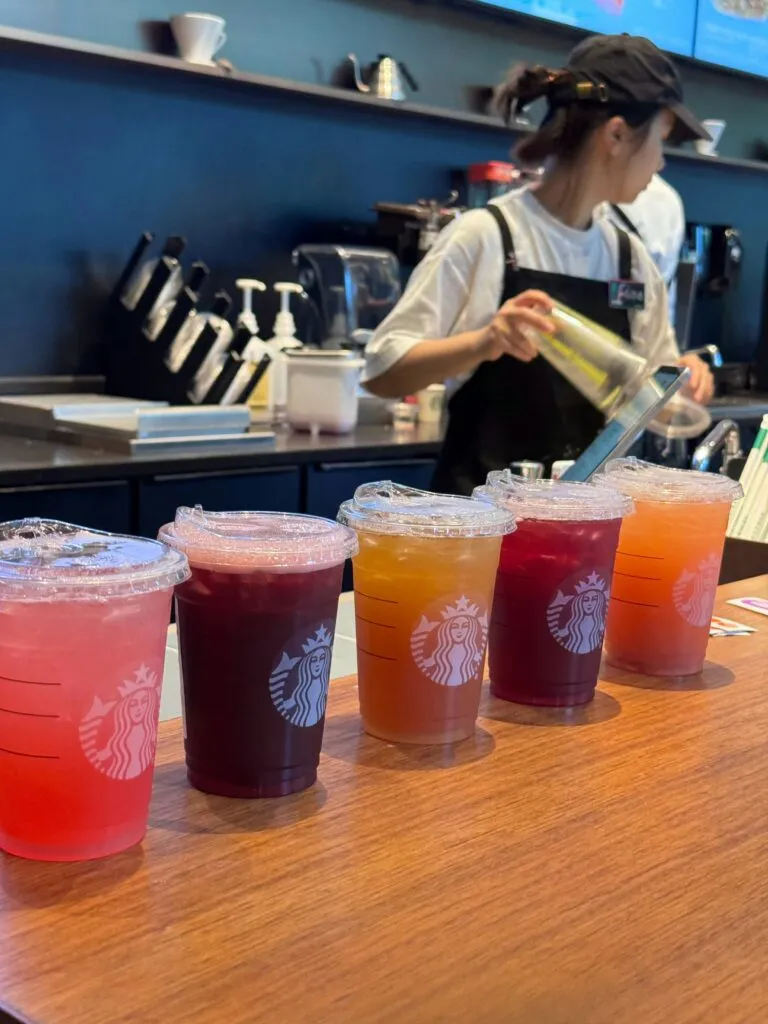 星巴克加码“非咖”场景，王牌品类推出夏日“心动价”，打造“上午咖啡，下午非咖”双引擎