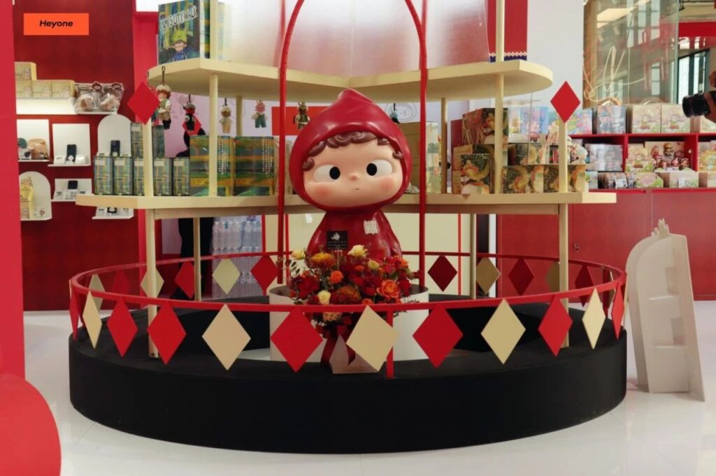 我们从不复制泡泡玛特，在海外谁都有机会｜独家对话潮玩品牌Heyone 黑玩