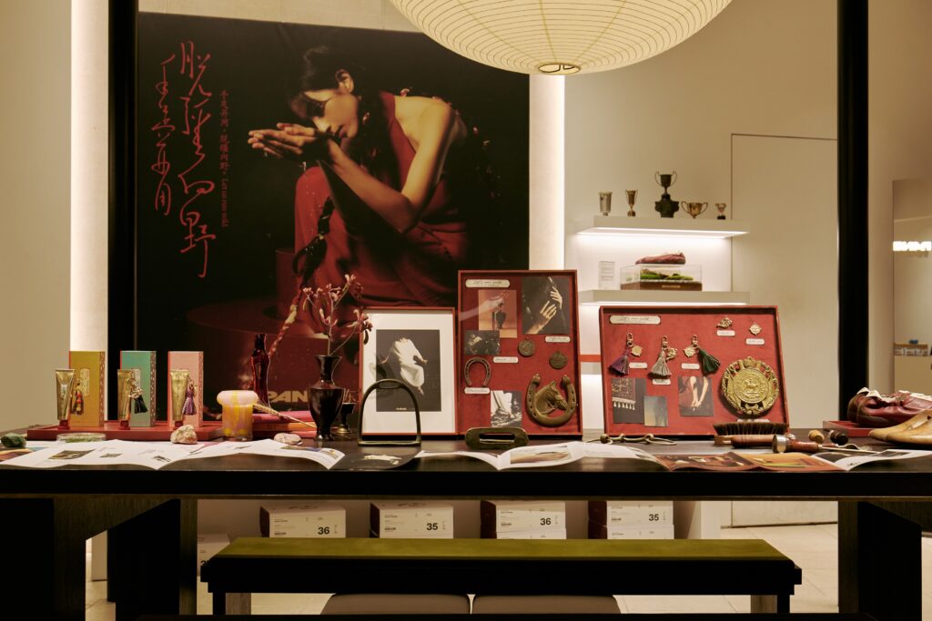 东边野兽携手PANE发布新年联名礼盒，手足并用，脱缰向野