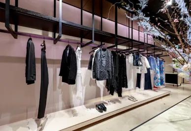 夏姿·陈2026春夏系列登陆上海，以马术精神谱写东方浪漫诗篇