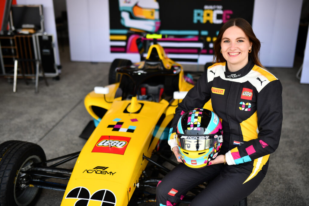 乐高®赛车亮相F1学院™赛上海揭幕战，助力女性力量驰骋赛场，以创意玩乐点燃全城激情