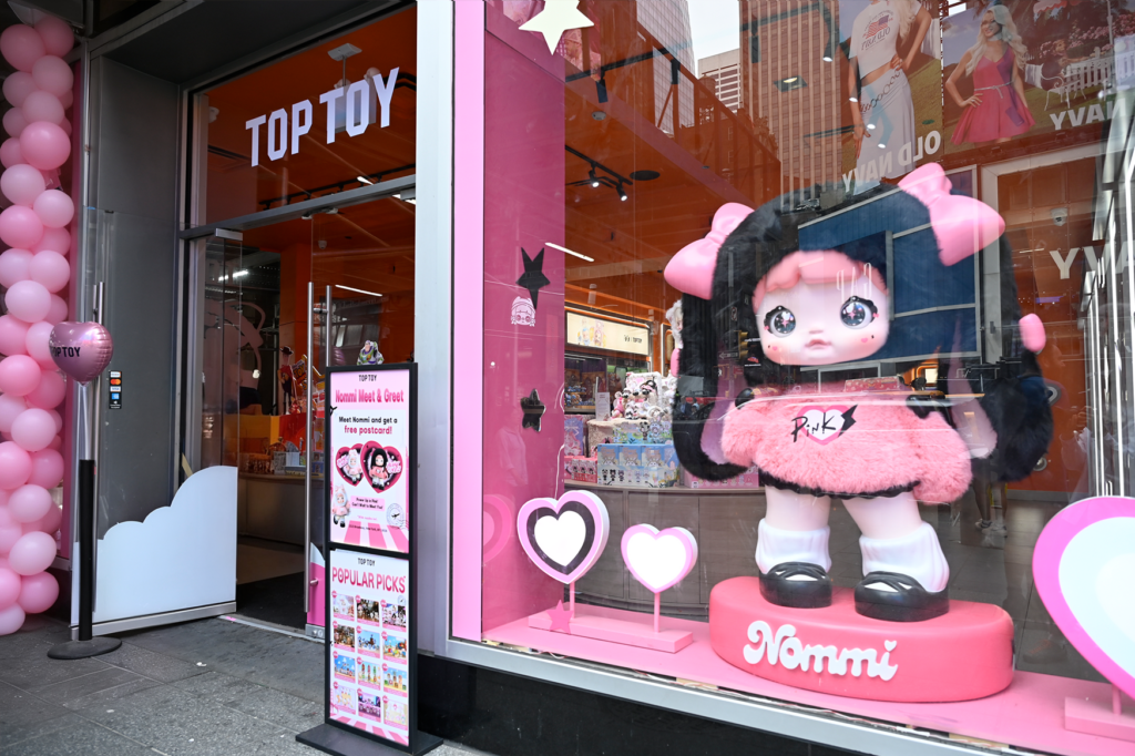 TOP TOY 美国首店开业，中国潮玩品牌首登时代广场