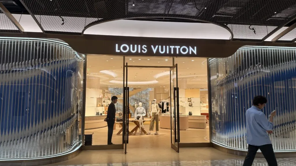 LV成了大反派