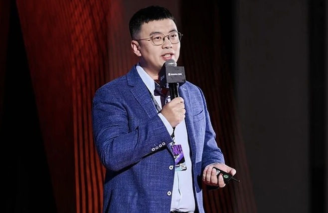 曾被骂“山寨苹果耳机”，前科大讯飞高管把AI耳机卖到200多国，年收过亿
